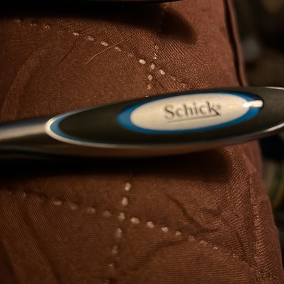 Men’s Razors - Picture 2 of 2